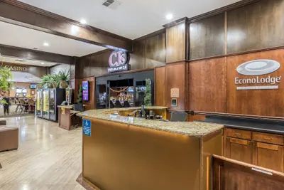 Photo 5 - Econo Lodge Lake Elsinore Casino