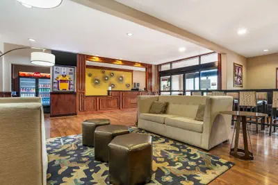 Photo 3 - Best Western Plus Circle Inn