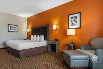 Photo 2 - Best Western Plus Circle Inn