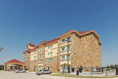 Photo 2 - La Quinta Inn & Suites by Wyndham McKinney
