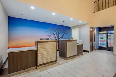 Photo 5 - La Quinta Inn & Suites by Wyndham McKinney