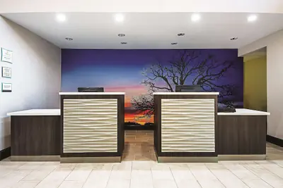 Photo 4 - La Quinta Inn & Suites by Wyndham McKinney