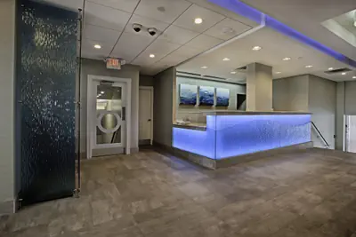 Photo 5 - Port-O-Call Hotel