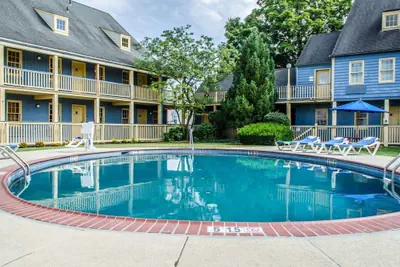Photo 2 - Clarion Inn Strasburg - Lancaster