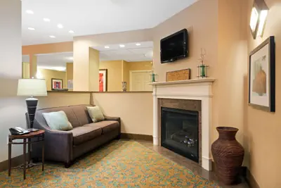 Photo 3 - Baymont by Wyndham Denver International Airport