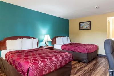 Photo 5 - Econo Lodge Bradford South