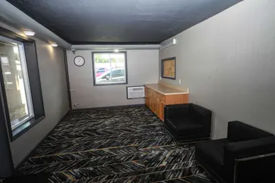 Photo 4 - Relax Inn