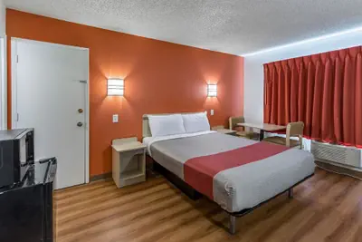 Photo 5 - Motel 6 Beaverton, OR