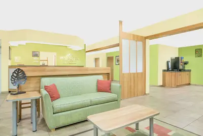 Photo 2 - Microtel Inn & Suites by Wyndham Tuscumbia/Muscle Shoals