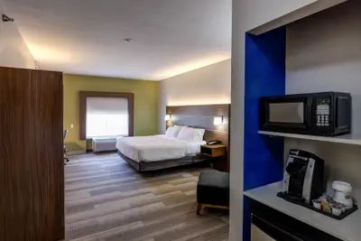 Photo 5 - Holiday Inn Express & Suites Shelbyville Indianapolis by IHG