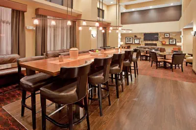 Photo 3 - Hampton Inn & Suites Aberdeen