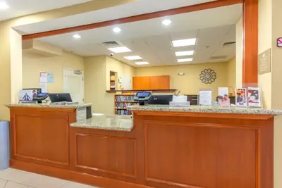 Photo 4 - Candlewood Suites Houston I-10 East by IHG