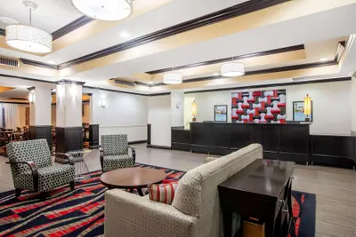 Photo 4 - La Quinta Inn & Suites by Wyndham Conway