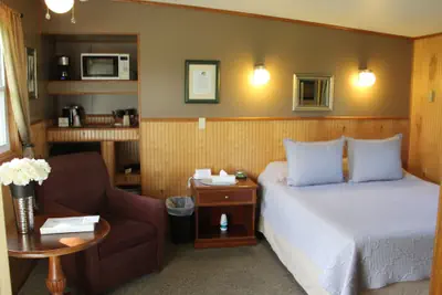 Photo 3 - All Seasons Inn Corp