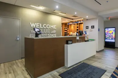 Photo 5 - Hampton Inn & Suites Wilder