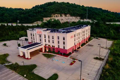 Photo 2 - Hampton Inn & Suites Wilder