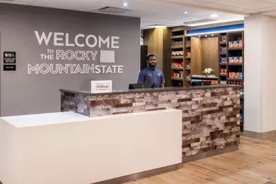 Photo 3 - Hampton Inn & Suites Salida