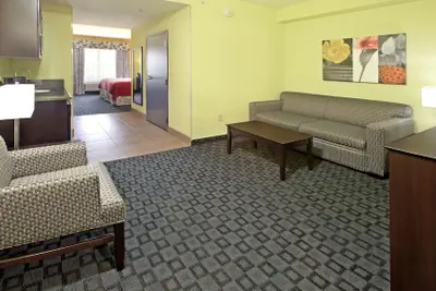 Photo 5 - Holiday Inn Garland by IHG