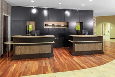 Photo 4 - Courtyard by Marriott Downtown Memphis