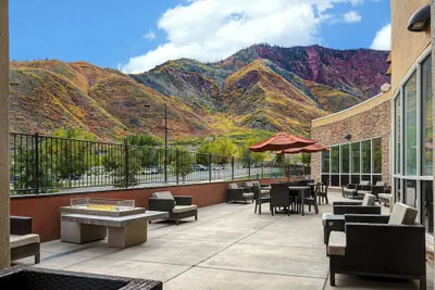 Photo 2 - Courtyard by Marriott Glenwood Springs