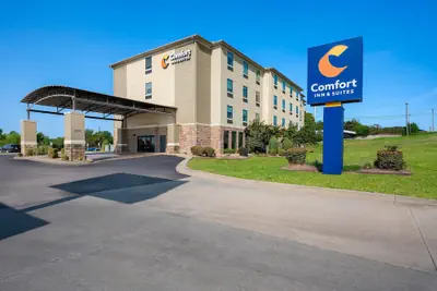 Photo 2 - Comfort Inn & Suites Fort Smith I-540