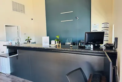 Photo 3 - Baymont by Wyndham Bakersfield