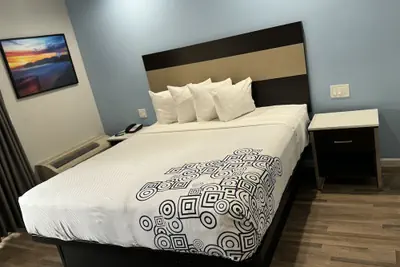 Photo 5 - Surfside Inn Redondo Beach
