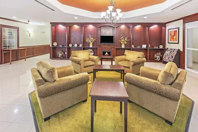 Photo 3 - La Quinta Inn & Suites by Wyndham Columbus TX