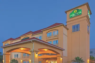 Photo 2 - La Quinta Inn & Suites by Wyndham Columbus TX