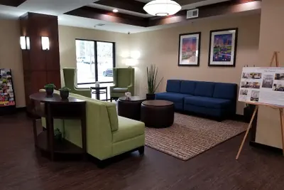 Photo 4 - Comfort Suites Little Rock West