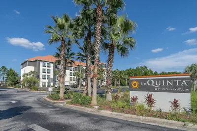 Photo 2 - La Quinta Inn & Suites by Wyndham PCB Pier Park area