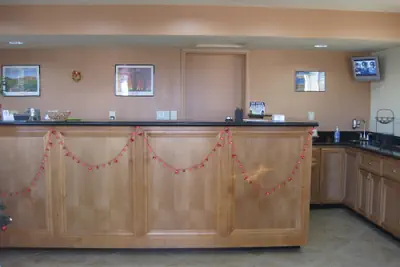 Photo 3 - University Inn