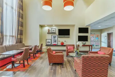 Photo 3 - Hampton Inn & Suites Detroit / Airport - Romulus