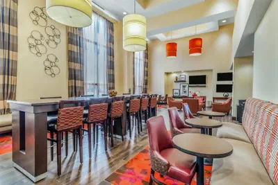 Photo 5 - Hampton Inn & Suites Detroit / Airport - Romulus