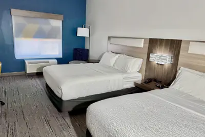 Photo 5 - Holiday Inn Express & Suites Topeka North by IHG