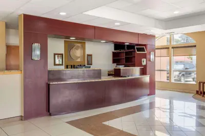 Photo 3 - Comfort Inn & Suites Chesapeake - Portsmouth