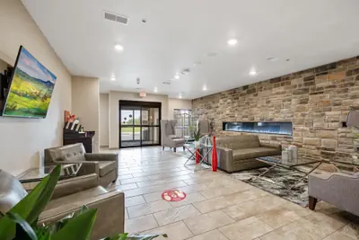 Photo 4 - Cobblestone Hotel & Suites - Austin
