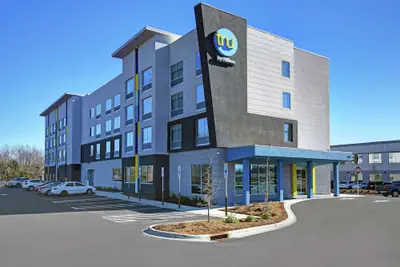 Photo 2 - Tru By Hilton Burlington