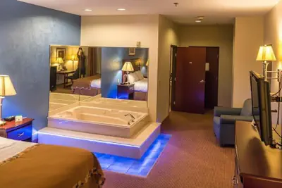 Photo 5 - The Regal Hotel