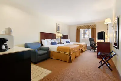 Photo 4 - The Regal Hotel