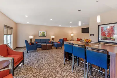 Photo 4 - Comfort Inn & Suites near Route 66