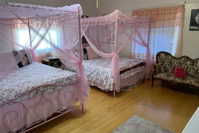 Photo 5 - Greenway Manor