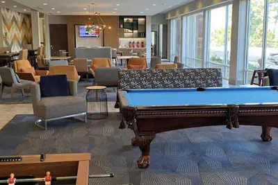 Photo 5 - La Quinta Inn & Suites by Wyndham Oxford