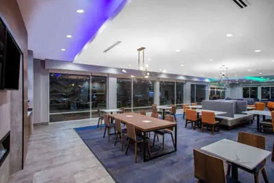 Photo 4 - La Quinta Inn & Suites by Wyndham Oxford