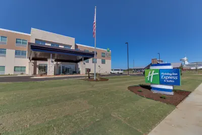 Photo 2 - Holiday Inn Express & Suites Union City by IHG