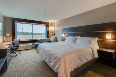 Photo 5 - Holiday Inn Express & Suites Union City by IHG