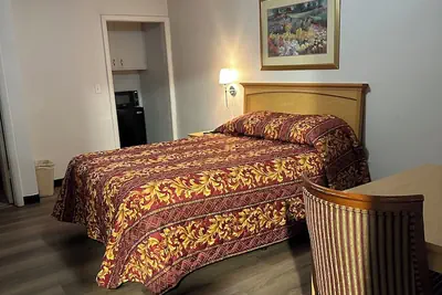 Photo 3 - New West Motel