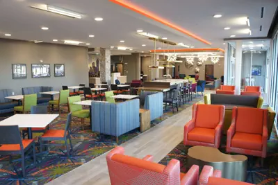 Photo 4 - La Quinta Inn & Suites by Wyndham Braselton