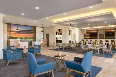 Photo 2 - La Quinta Inn & Suites by Wyndham College Station North
