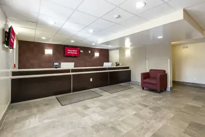 Photo 4 - Red Roof Inn PLUS+ Tuscaloosa - University